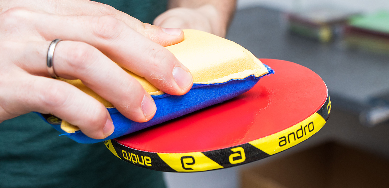 andro cleaning sponge close up in use